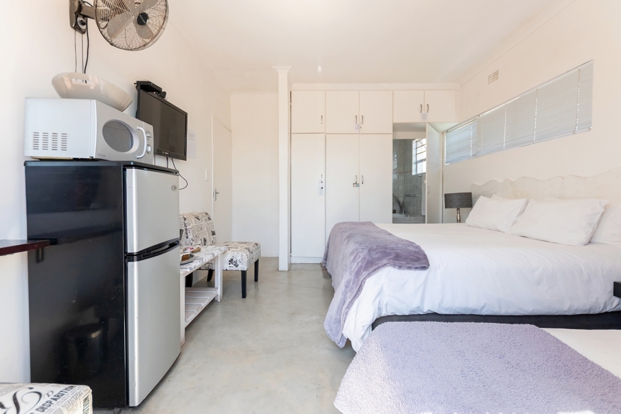 8 Bedroom Property for Sale in Country Club Western Cape